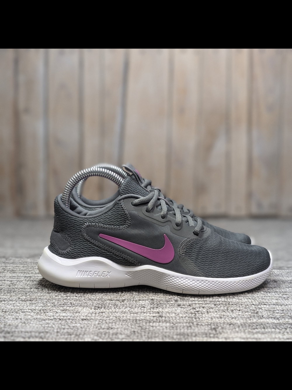 Nike Women's Flex Experience RN 9 Gray/Purple - Size 6 Women